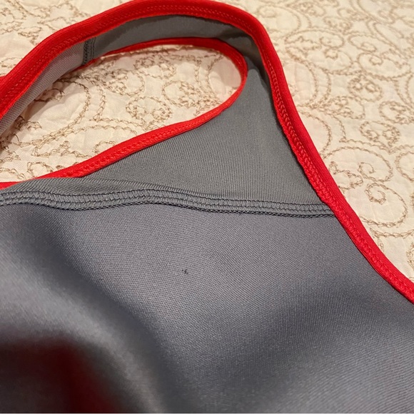 Nike Dri-Fit Women’s Workout Tank Top - Picture 8 of 9